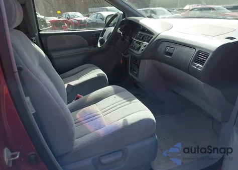 1998 Toyota Sienna Le z USA, uszkodzony, nr VIN 4T3ZF13C3WU081811